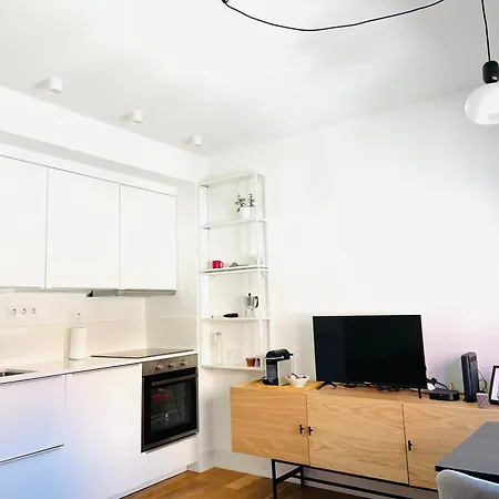 Vm - Cozy & Quiet At Campo Ourique