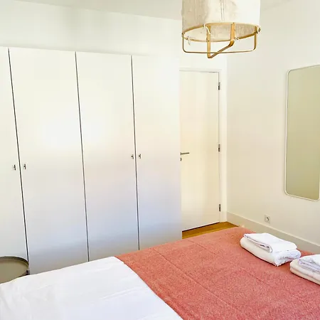 Vm - Cozy & Quiet At Campo Ourique Апартаменти